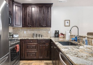 Close to Town & National Parks | Pool & Hot Tub