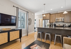 Historical & dog-friendly West End condo with parking - walk to all of Portland