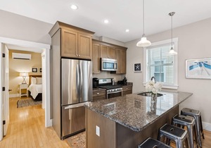Historical & dog-friendly West End condo with parking - walk to all of Portland