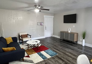 Luxury 2bd/2ba/2 min walk to AT&T stadium