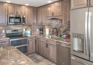 Maui Parkshore 410 - Modern Renovation & Stunning Ocean Views, Kamaole III Beach