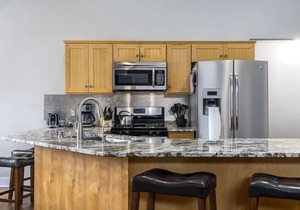 Moab Oasis | Near National Parks | Pool Hot Tub | Easy Parking