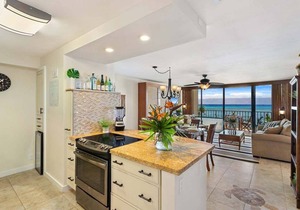 Remodeled Maui OceanFront 2BD w Ocean Views Valley Isle 208