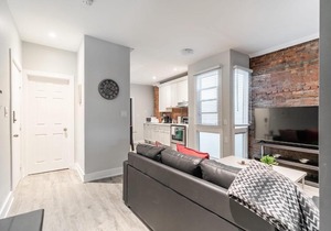 Upscale 2BR Apt - Prime Location w Netflix