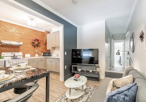 Upscale 2BR Apt with King Bed & Netflix