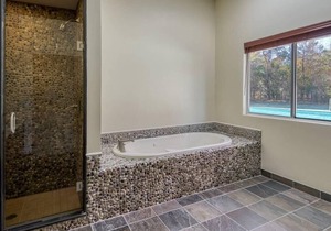 Westhampton paradise with heated pool -perfect summer rental