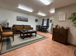 The Snuggle Inn | Loa