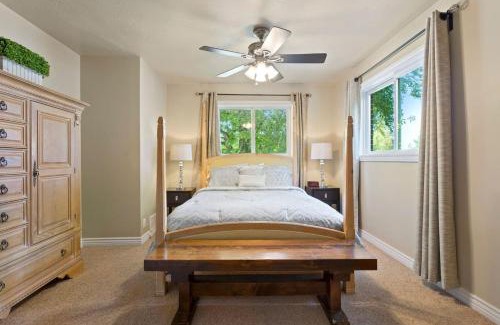 East Millcreek House | 5 Bedroom Perfect Location to see the City and Ski Resorts