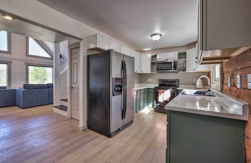 Central Cabin | NEW! Central Family Retreat w/Mtn Valley Views!