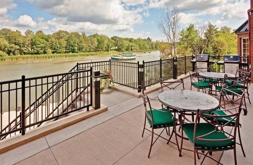 Rochester Apartment | 1 Bedroom | Queen Suite Near the River