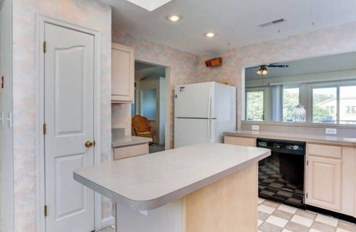 Croatan Beach House | 1 BLOCK TO BEACH, Delightful & Spacious, 3 BR/3.5BA Virginia Beach Vacation