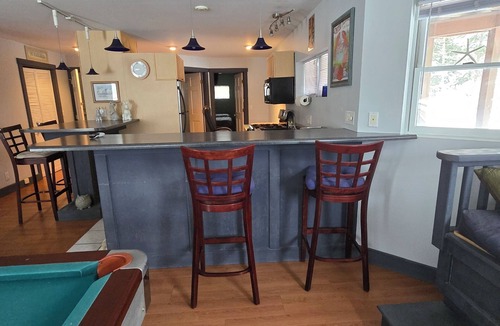 Owls Head Apartment | 1-BR waterfront apt with wood-burning sauna & pool table