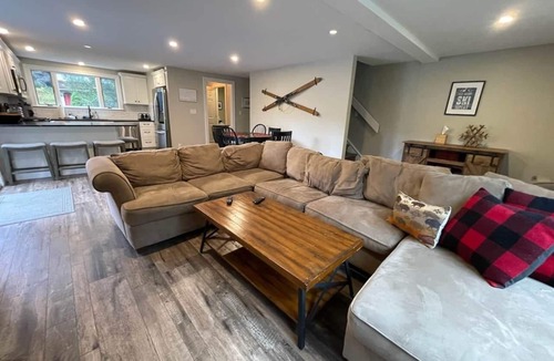 Ellicottville House | #1 EVL Creekview Townhome SKI BIKE GOLF & Hot Tub
