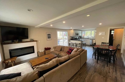 Ellicottville House | #1 EVL Creekview Townhome SKI BIKE GOLF & Hot Tub