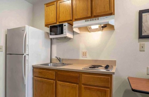 Bossier City Apartment | 1 Full Bed | ADA/Tub/Non-Smoking/Kitchen