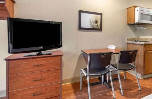 Shreveport Apartment | 1 Full Bed | Non-Smoking, Kitchen