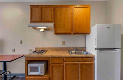 Bossier City Apartment | 1 Full Bed | Smoking, Kitchen