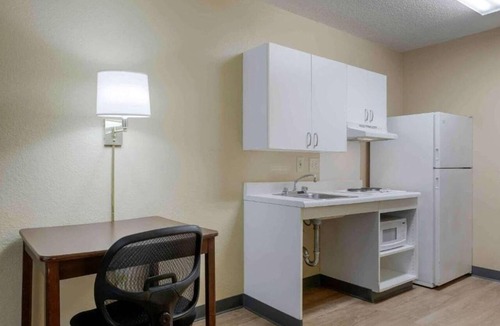 North Greece Apartment | 1 King Bed | Mob Acc RI Shwr Ste Nsmk Ktchn