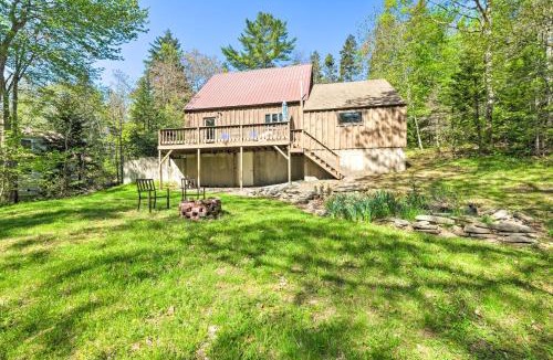 Boothbay Harbor House | 1 Mi to Downtown BBH: Coastal Cabin w/Deck & Yard