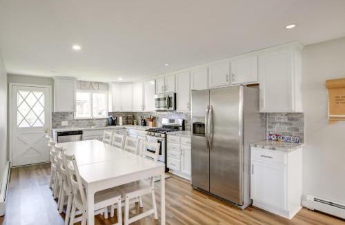 Lake Erie Beach House | 1 Mi to Lake Erie: Family-Friendly Angola Home!
