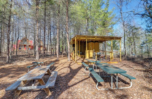 Mill Spring Cabin | 1 Mi to TIEC: Peaceful Mountain Cabin