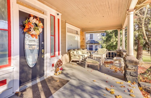 Youngstown House | < 1 Mi to Youngstown State: Historic Home w/Porch