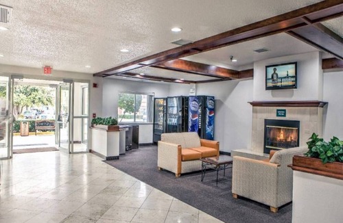 Dallas Apartment | 1 Queen Bed|Suite,Nsmk,Sofa-Bed