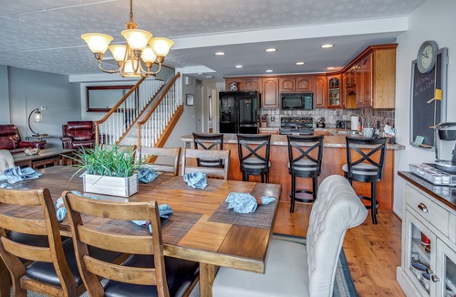 Canandaigua Condo | #1 Rated Amazing Canandaigua Lake/4 bed/3 bath/1750sqft.Rare End Unit!