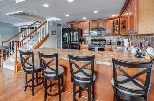 Canandaigua Condo | #1 Rated Amazing Canandaigua Lake/4 bed/3 bath/1750sqft.Rare End Unit!