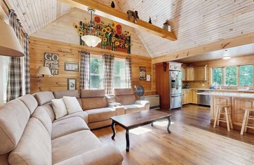Greenville House | 10-acre waterfront hideaway with kayak, private dock on Prong Pond & firepit