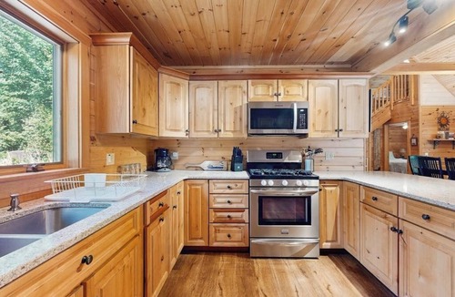 Greenville House | 10-acre waterfront hideaway with kayak, private dock on Prong Pond & firepit