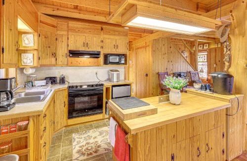 Tuskahoma House | 10 Mi to Sardis Lake: Home w/Grill in Tuskahoma