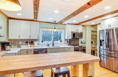 Rumford Point House | 10 Mi to Skiing: Historic Farmhouse in Maine!