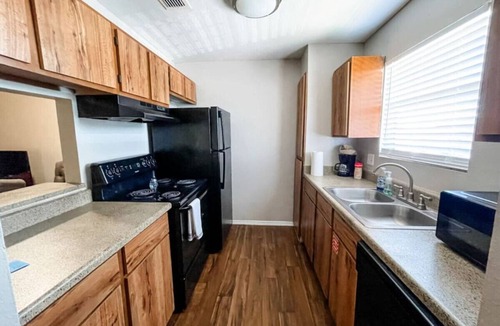 Northwest Corpus Christi Apartment | 10 Min to Downtown: Pet-friendly, TV with Parking