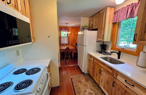 Sugar Hill Cottage | 11G Quintessential New England Cottage With Fantastic Views! Pool gym Passes