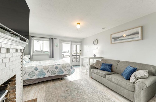 Old Orchard Beach Apartment | 13 Mi to Portland Studio on Old Orchard Beach!