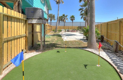 Leeward Sands House | 139 m² House ∙ 3 bedrooms ∙ 10 guests