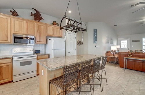 Leeward Sands House | 139 m² House ∙ 3 bedrooms ∙ 10 guests