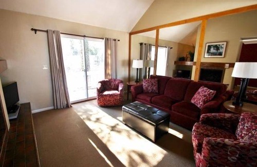 Chautauqua Condo | 148 m² Condo ∙ 2 bedrooms ∙ 8 guests