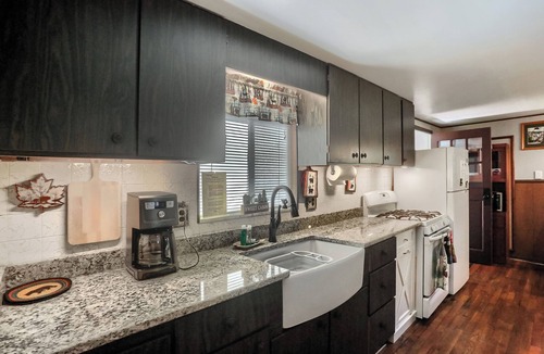 Tylersburg House | 15% off Spring Special | Pet Friendly | Wi-Fi | Firepit | TV
