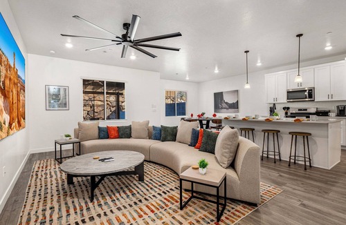 St. George House | 1622, Private Swim Spa, Hot tub, Pickleball Courts