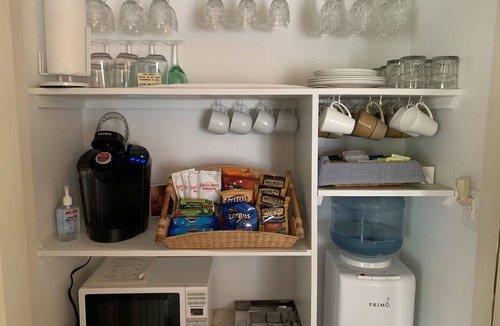 Bristol Hills Bed & Breakfast | 1795 Acorn Inn B&B