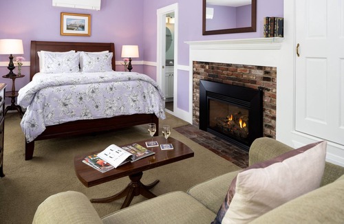 Kennebunkport Bed & Breakfast | 1802 House Bed and Breakfast