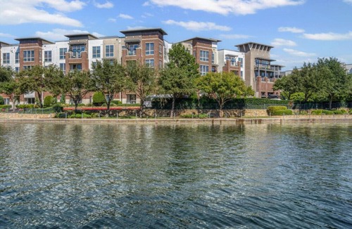 Las Colinas Apartment | 1BR Modern Home, WORKERfriendly, Pool&Gym, KINGbed