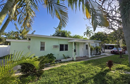 Lake Ridge Apartment | 1BRGuest Favorite Near the Beach