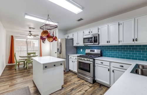 Louetta House | {2:00 check-in}{No excessive chores}{12:00 checkout}{No host imposed fees}