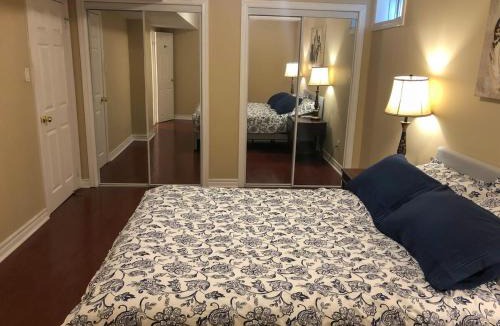 Newmarket Apartment | 2 Bed-2Bath-Kitchen Private Family Couple Work