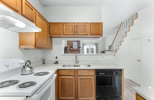 Plano Condo | 2-Bedroom Condo in Plano Sleeps Up to 6
