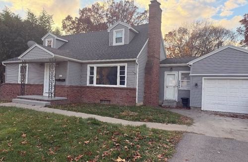 East Irondequoit Apartment | 2-bedroom Elegant Escape in the city of Rochester!