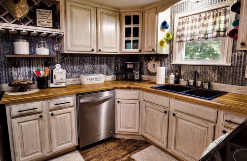 Carthage House | 2-bedroom farmhouse in quaint Carthage with beautiful creekside access